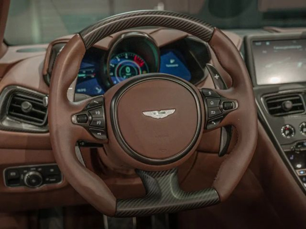 Aston Martin DBS
