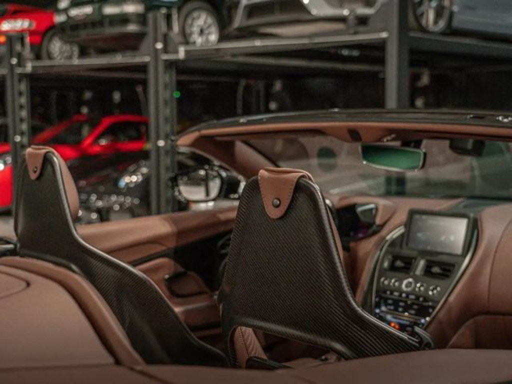 Aston Martin DBS