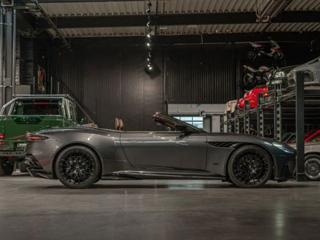 Aston Martin DBS