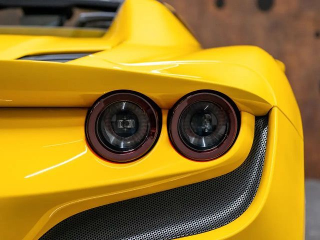 Ferrari F8