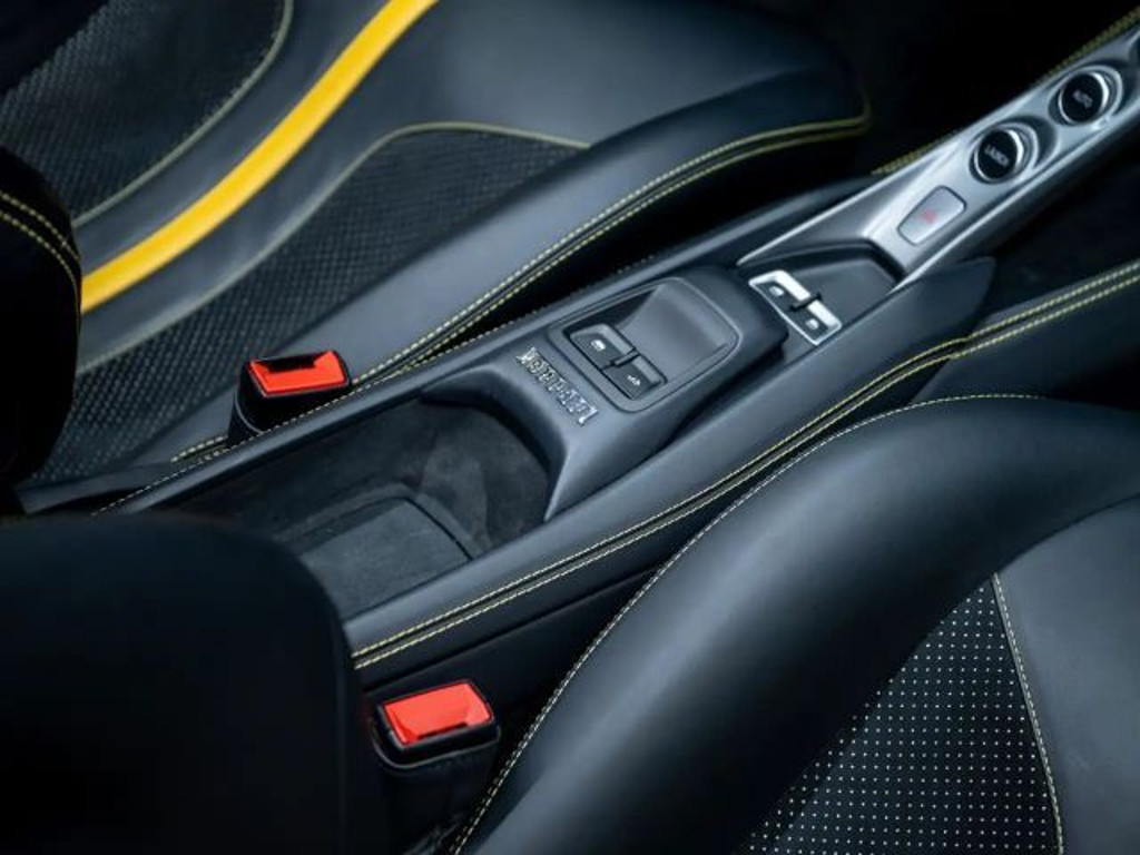 Ferrari F8