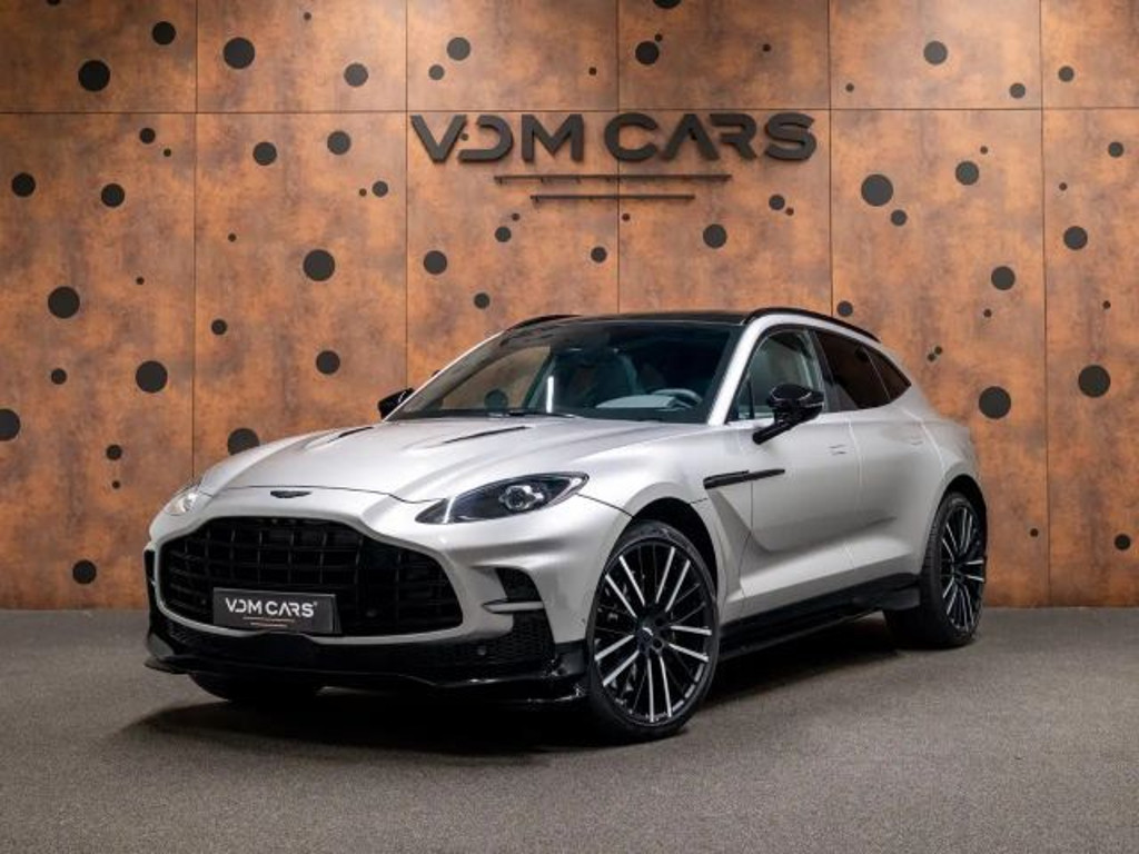 Aston Martin DBX V8
