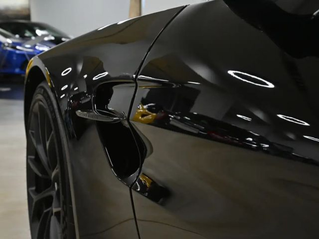 Aston Martin Vantage