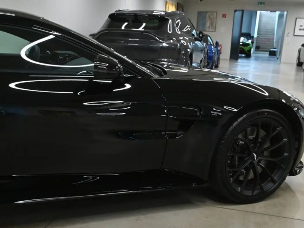 Aston Martin Vantage