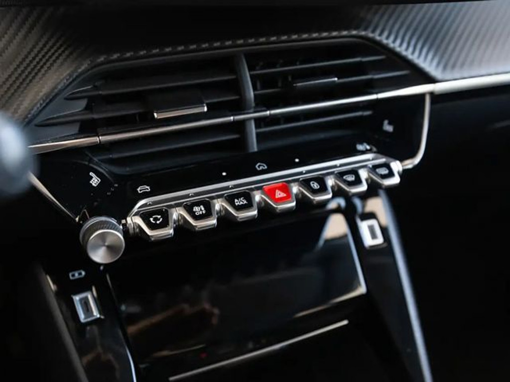 Peugeot e-208