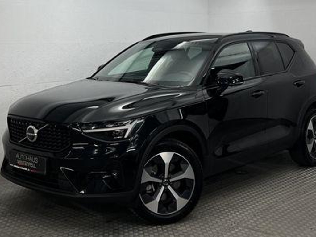 Volvo XC40 Plus Dark