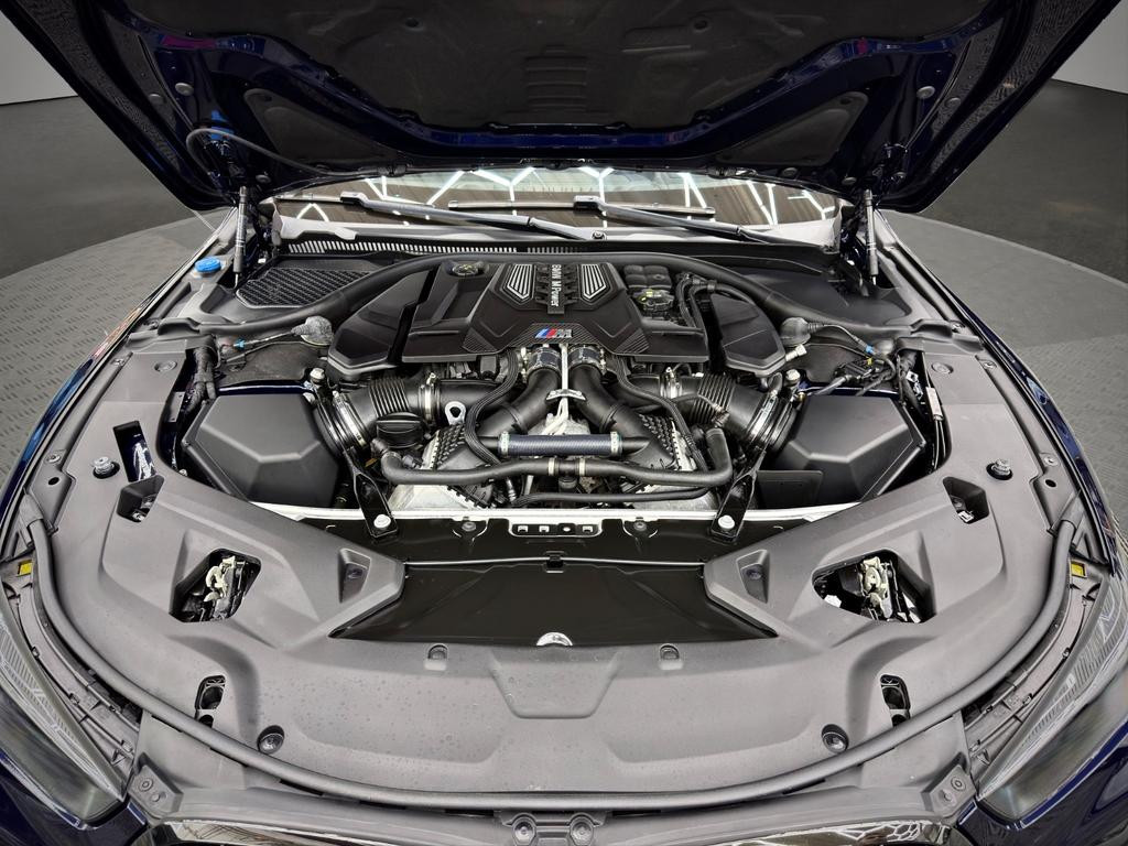 BMW M8