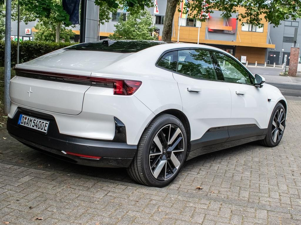 Polestar 4
