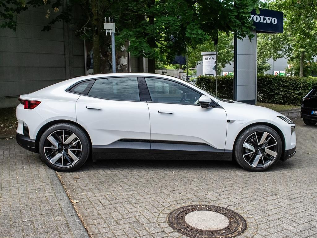 Polestar 4