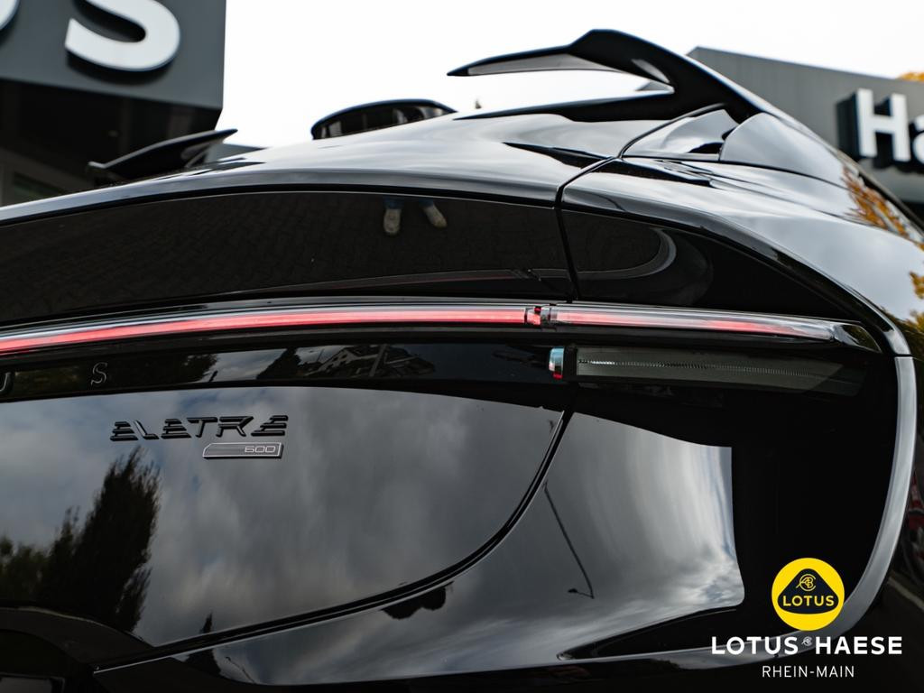 Lotus Eletre