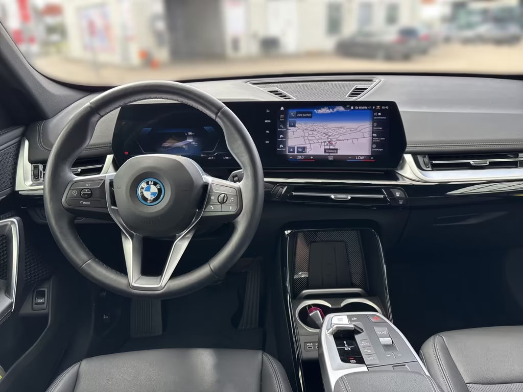BMW iX1