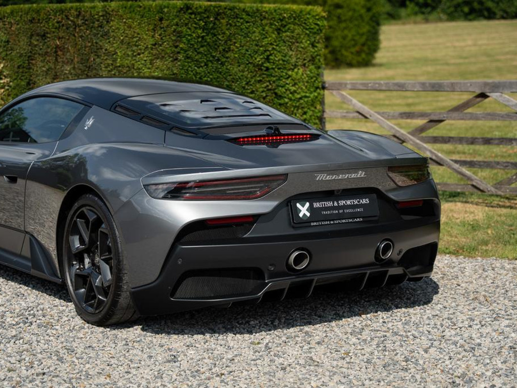 Maserati MC20