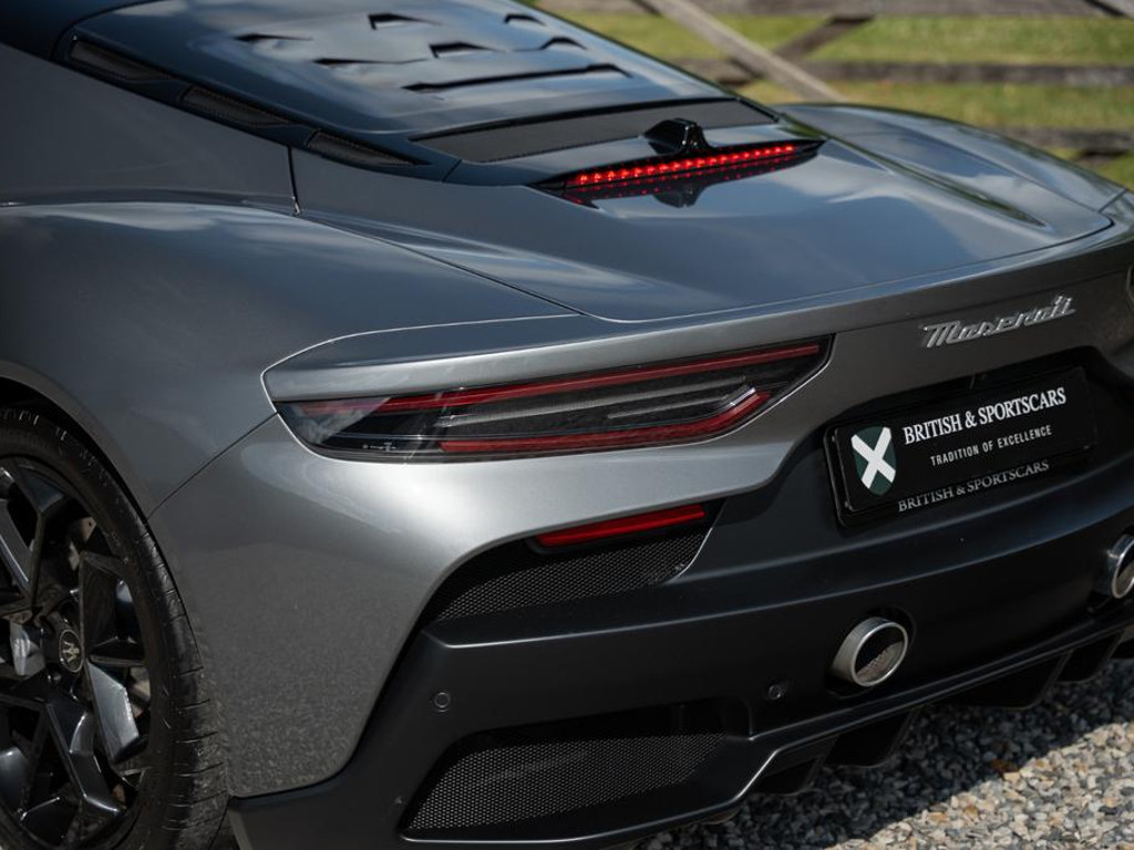 Maserati MC20