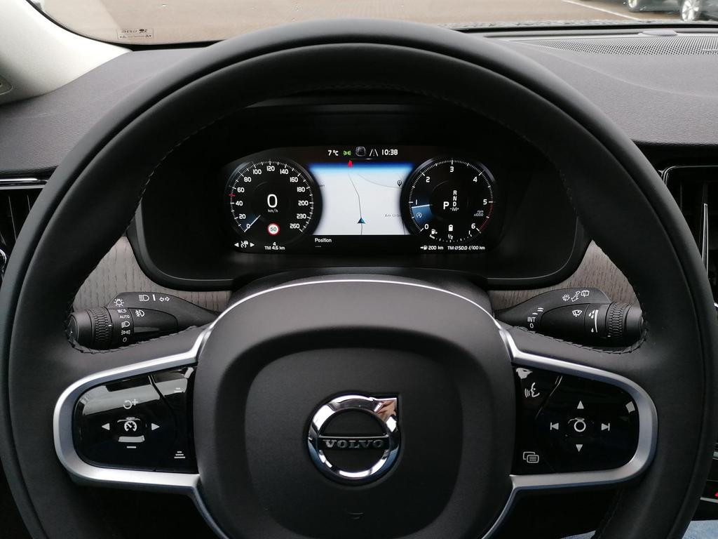 Volvo V90 Cross Country