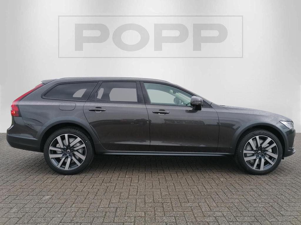 Volvo V90 Cross Country