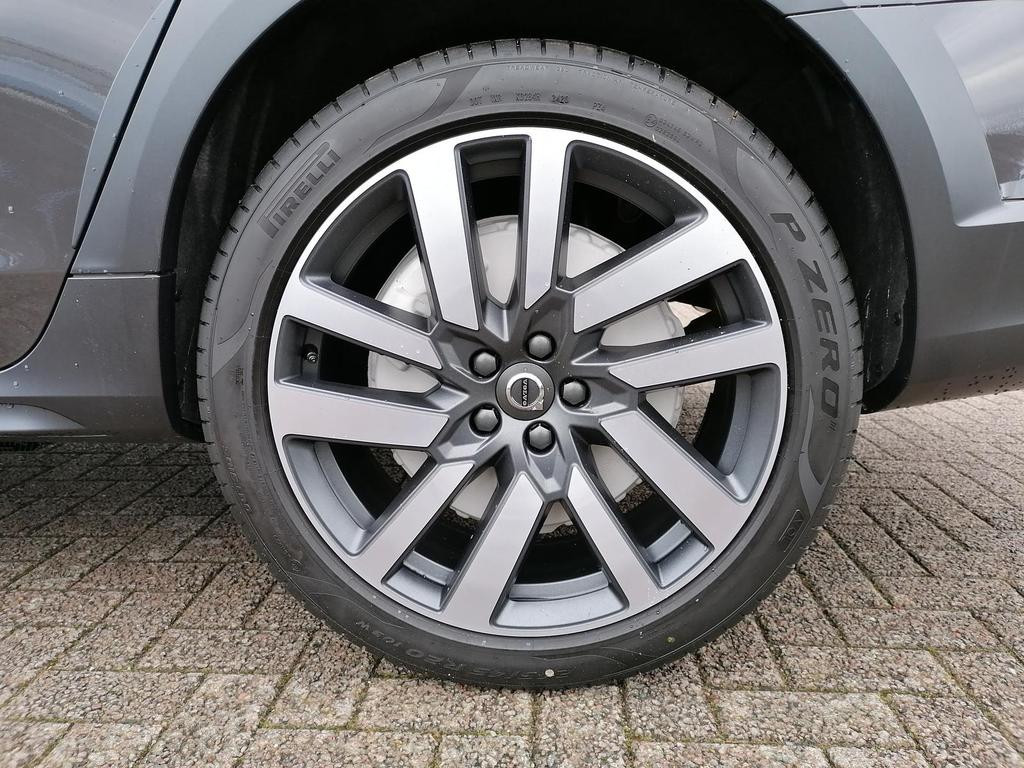Volvo V90 Cross Country