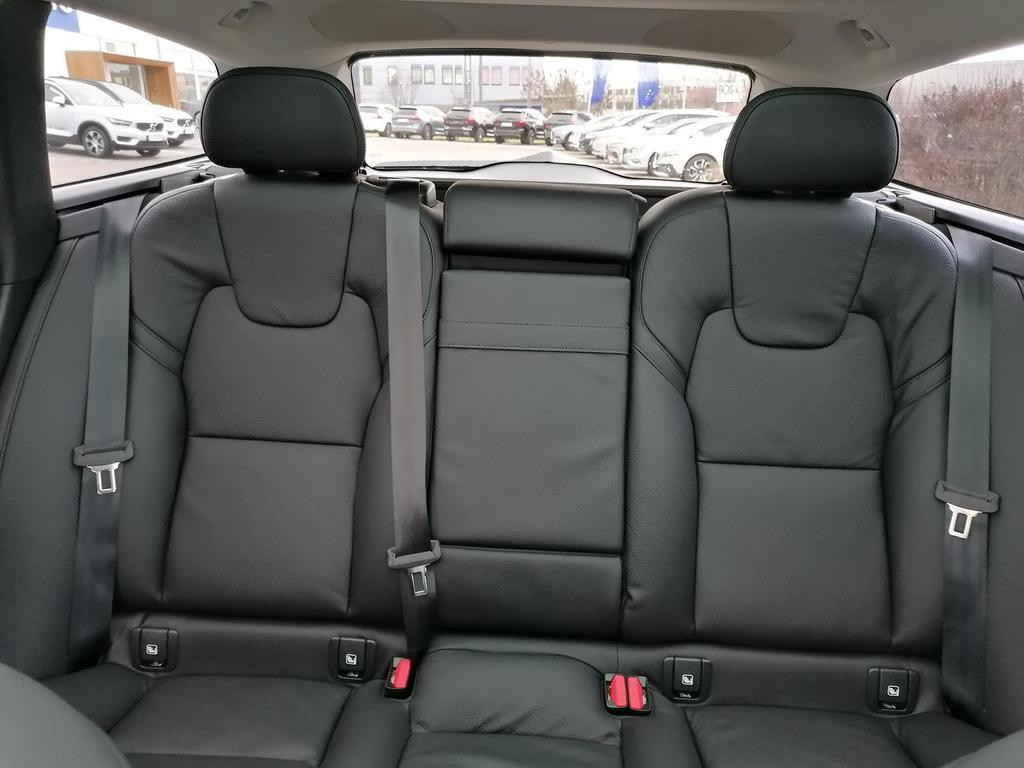 Volvo V90 Cross Country