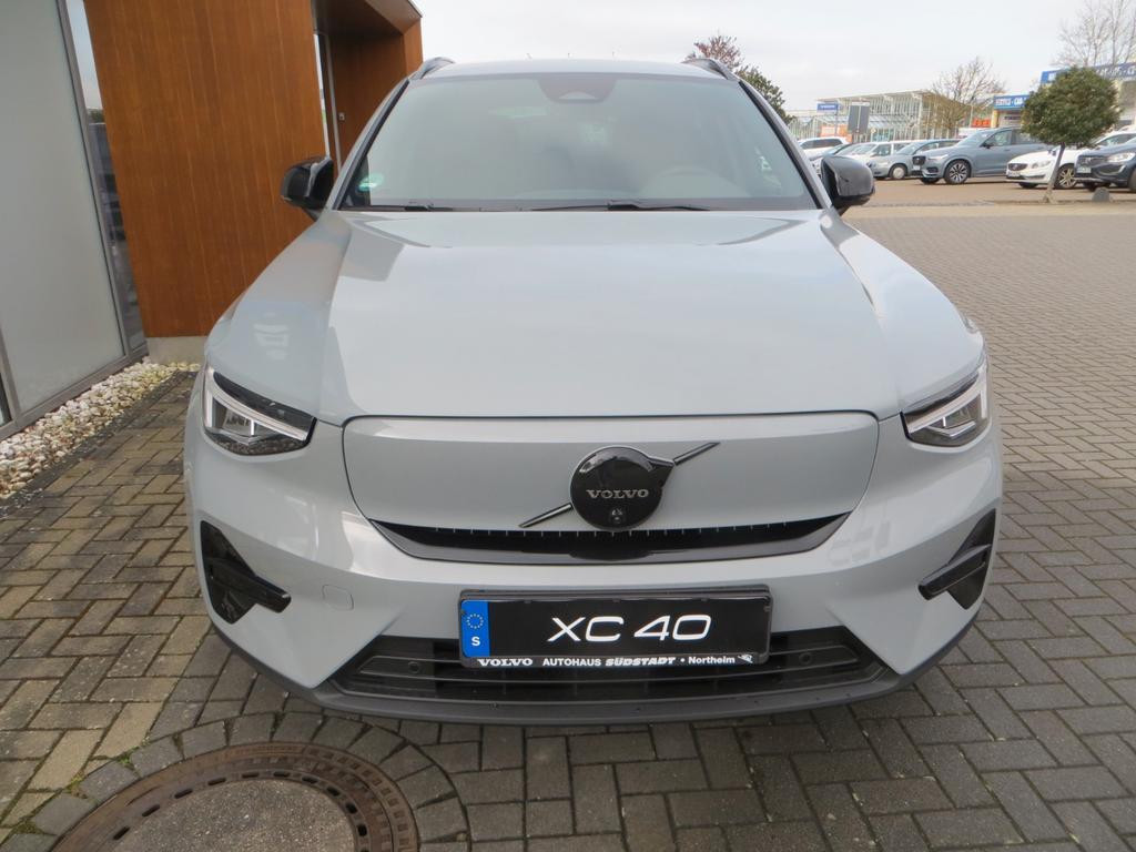 Volvo EX40