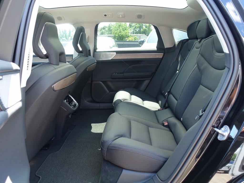 Volvo ES90