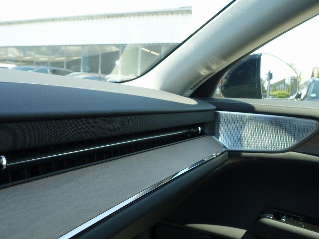 Volvo ES90