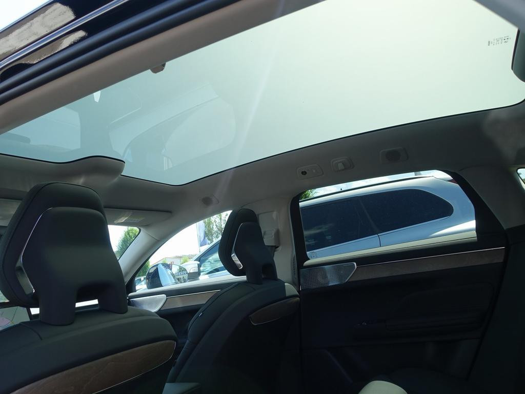 Volvo ES90