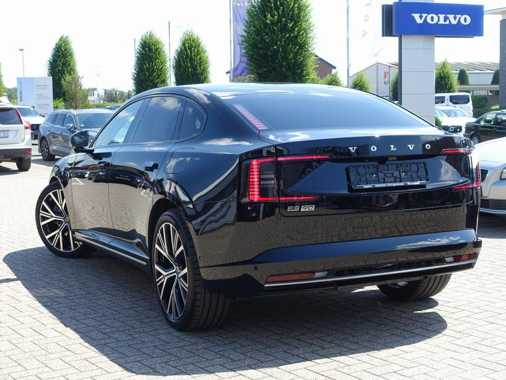 Volvo ES90