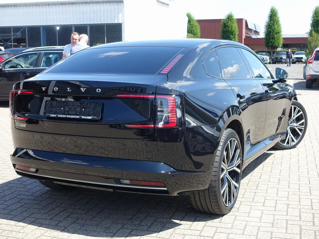 Volvo ES90