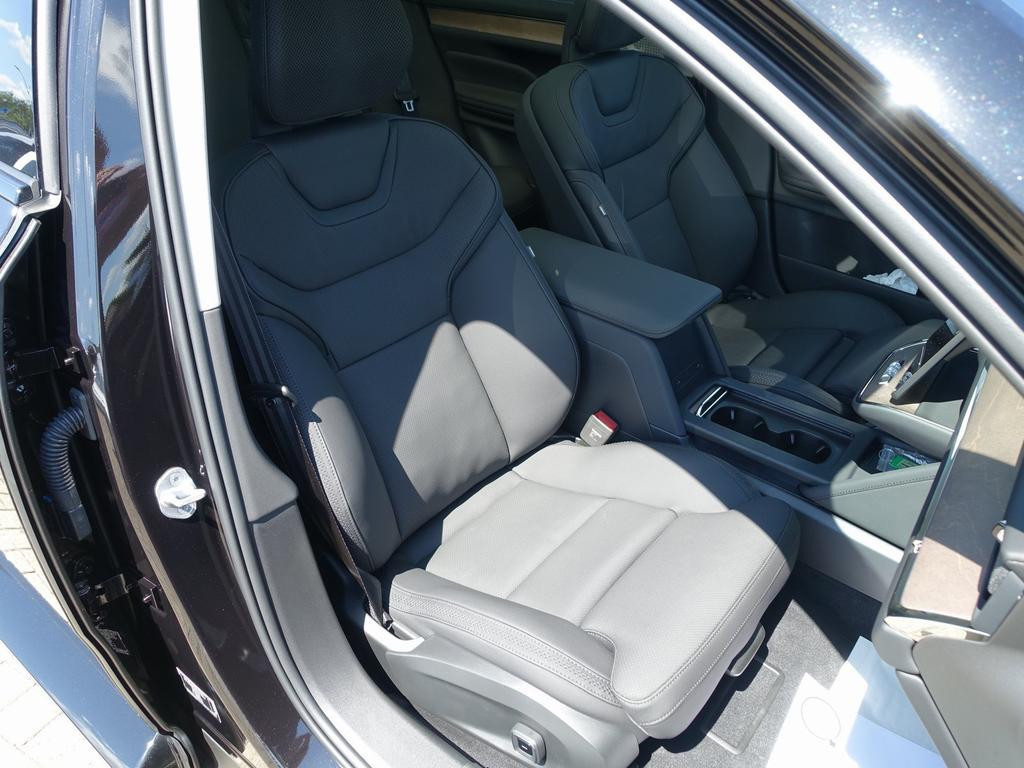 Volvo ES90