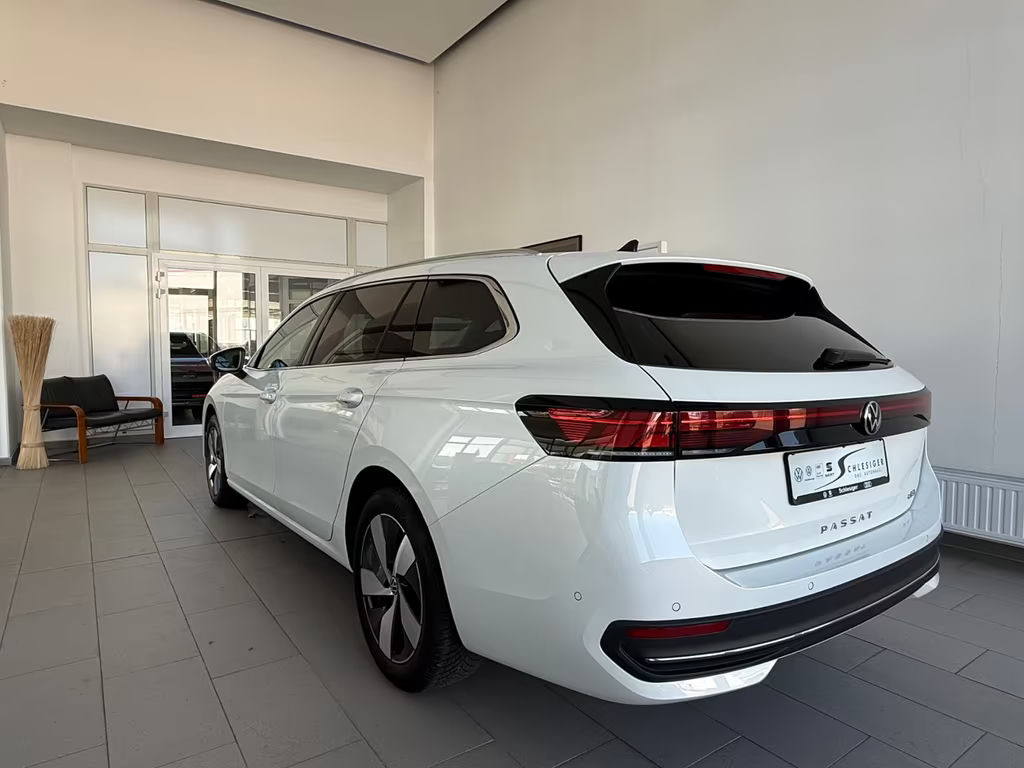 Volkswagen Passat Business DSG Variant 1.5 eTSI