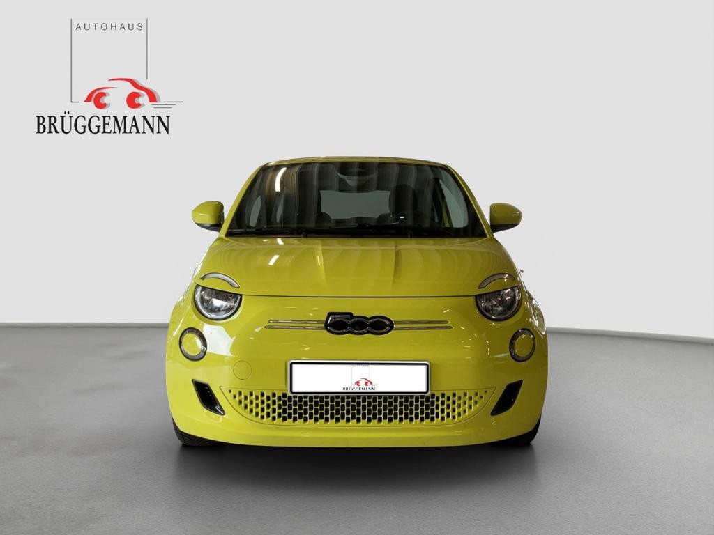 Fiat 500e 23,8 kWh + Ganzjahresreifen