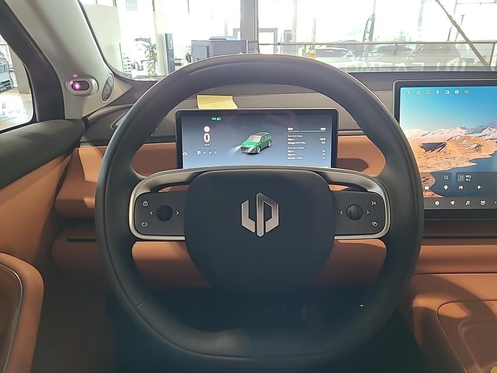 Leapmotor C10