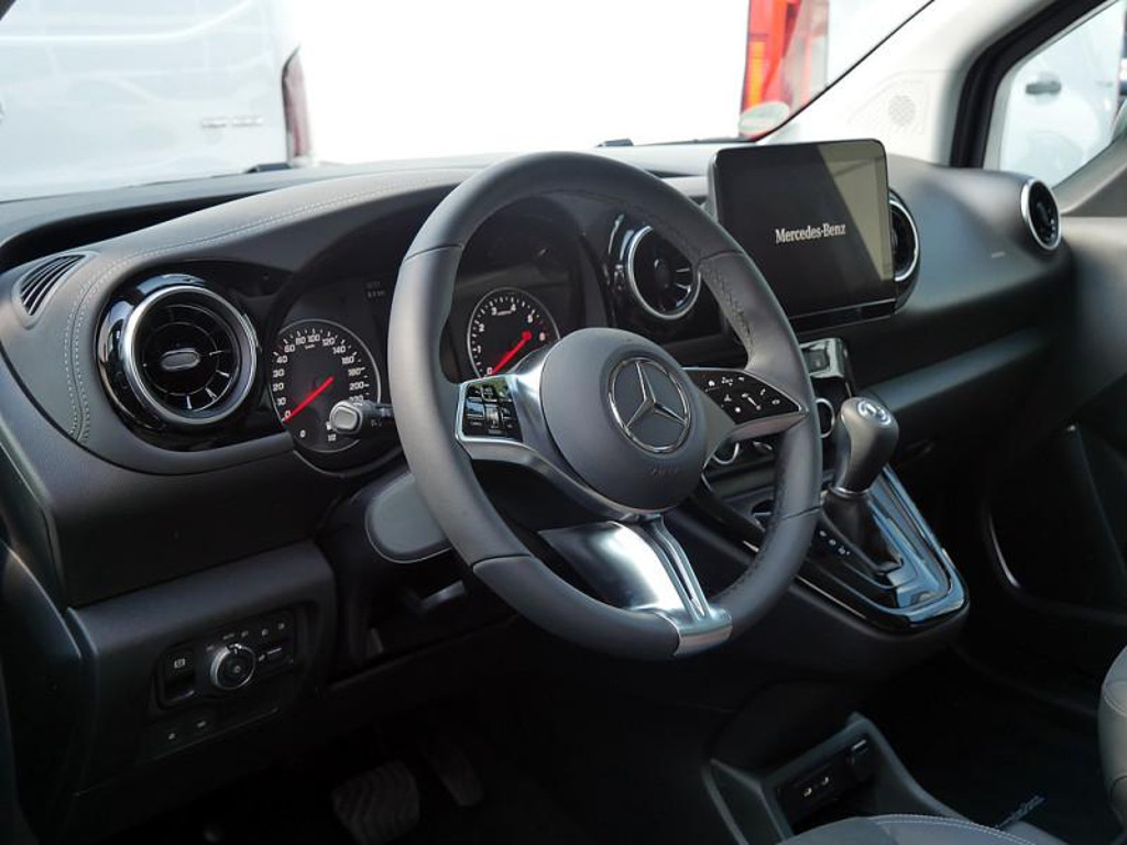 Mercedes-Benz T 180