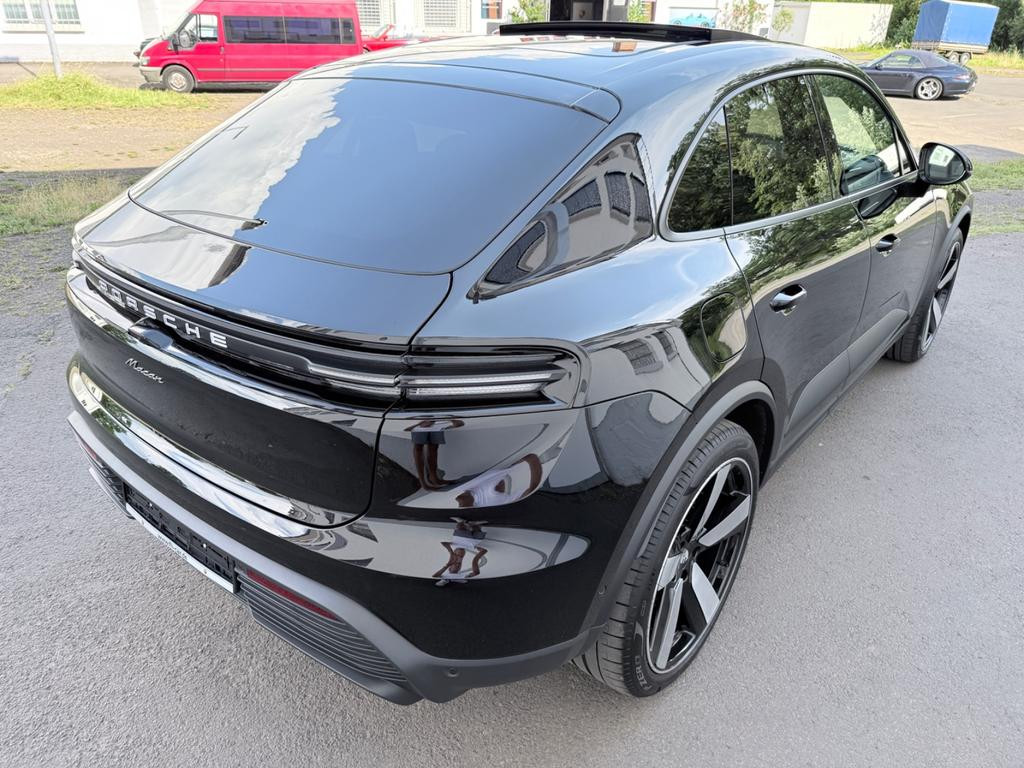 Porsche Macan Electric*Luftf*Pano*Chr*Beifahrerd*Alu22*