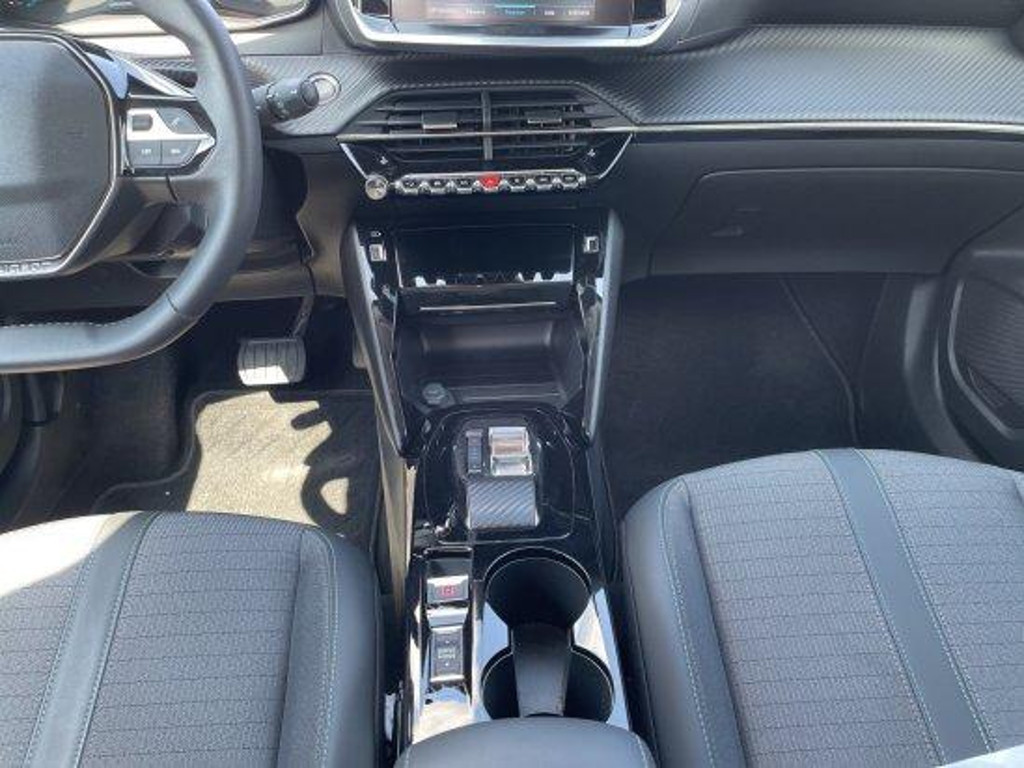 Peugeot e-2008