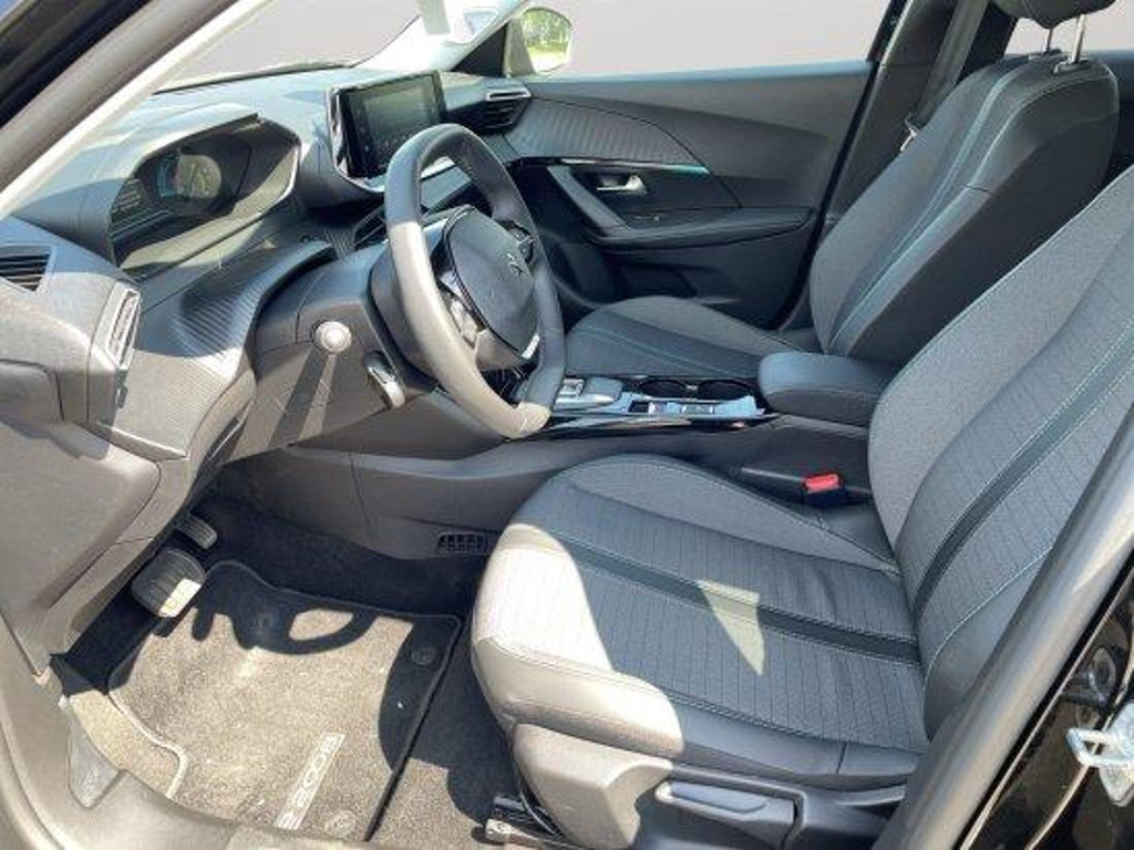 Peugeot e-2008