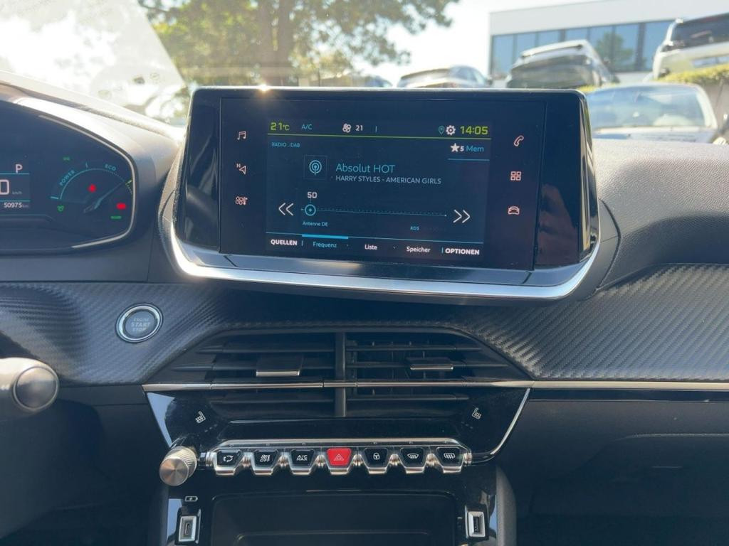 Peugeot e-208