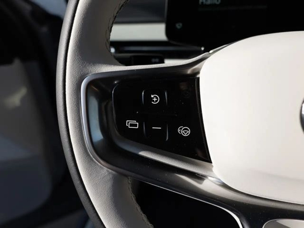 Volvo ES90