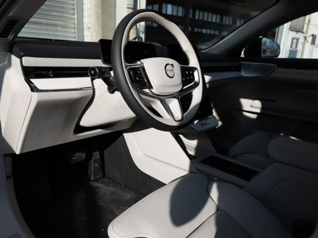 Volvo ES90