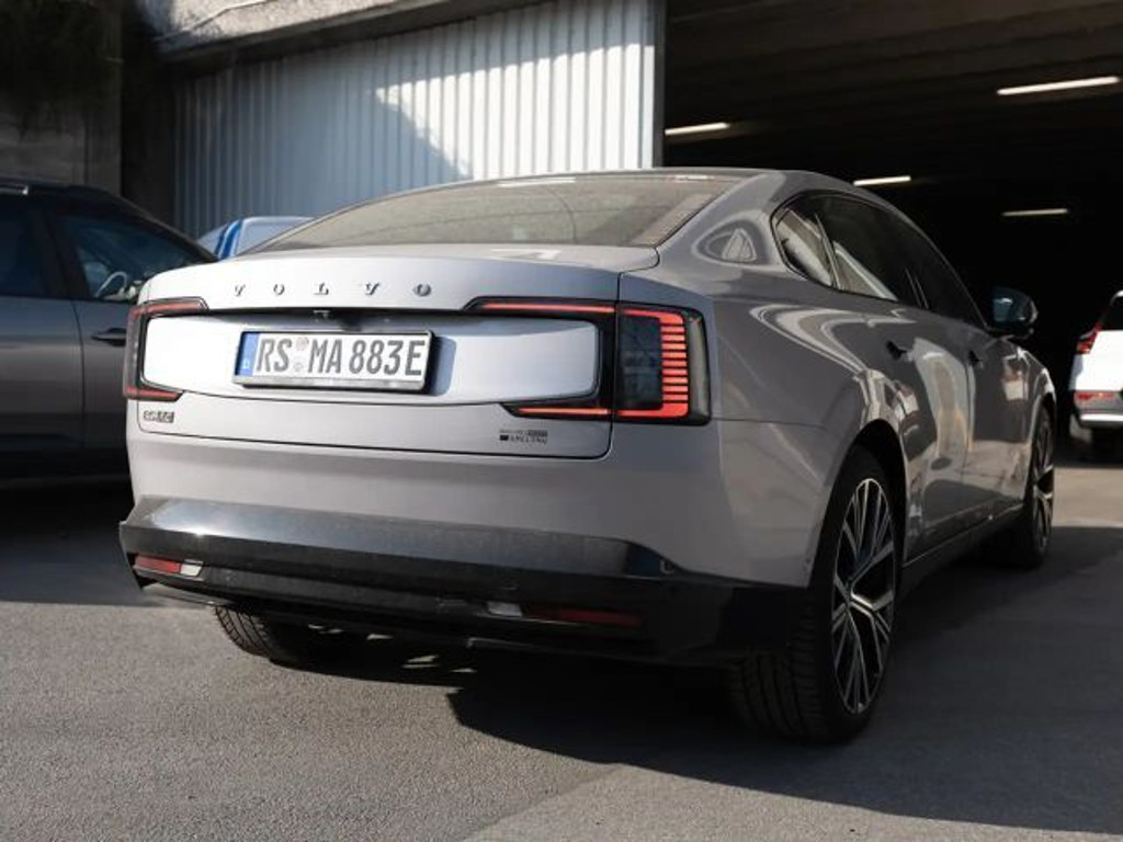 Volvo ES90