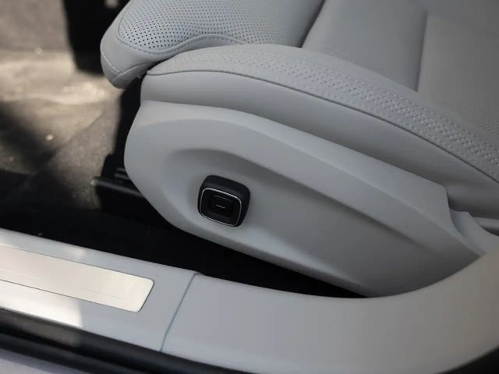 Volvo ES90