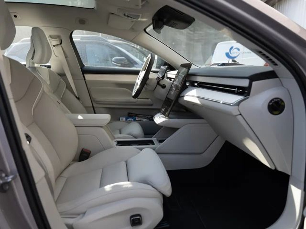 Volvo ES90