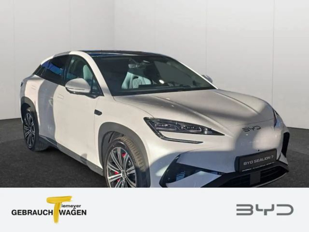 BYD Sealion 7