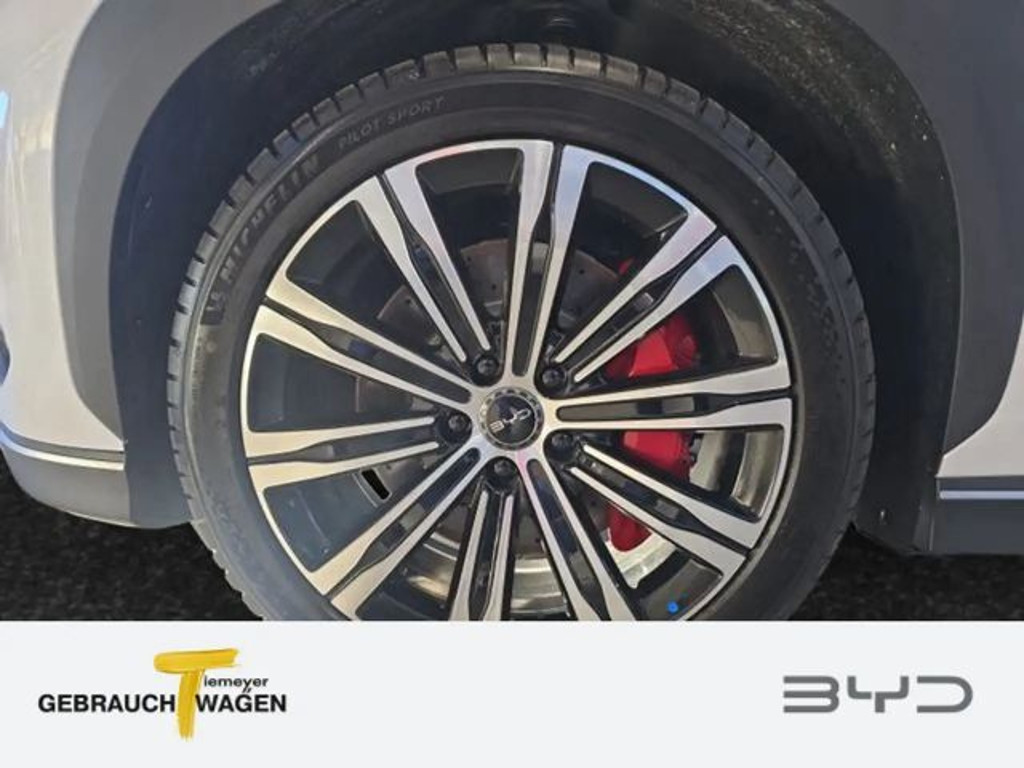 BYD Sealion 7
