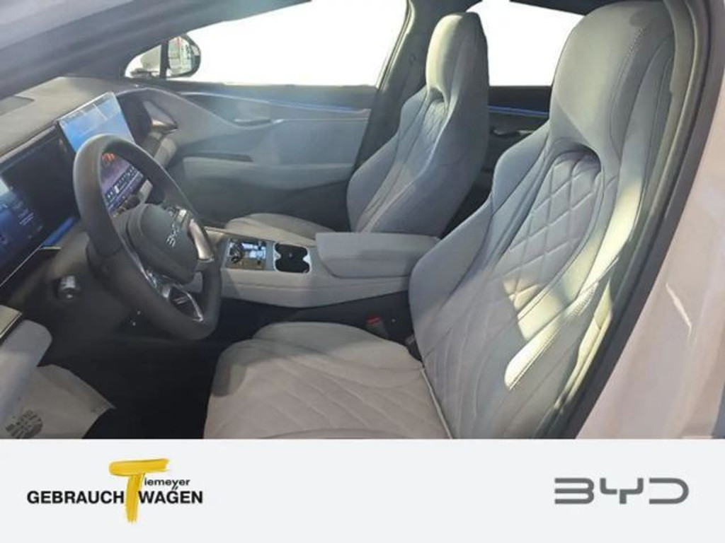 BYD Sealion 7