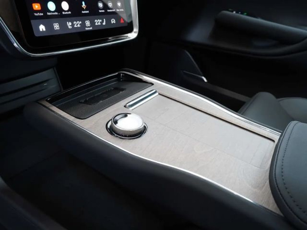 Volvo EX90