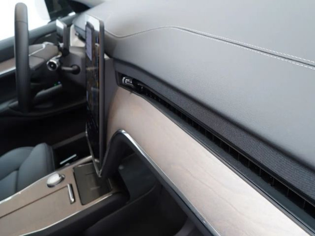 Volvo EX90