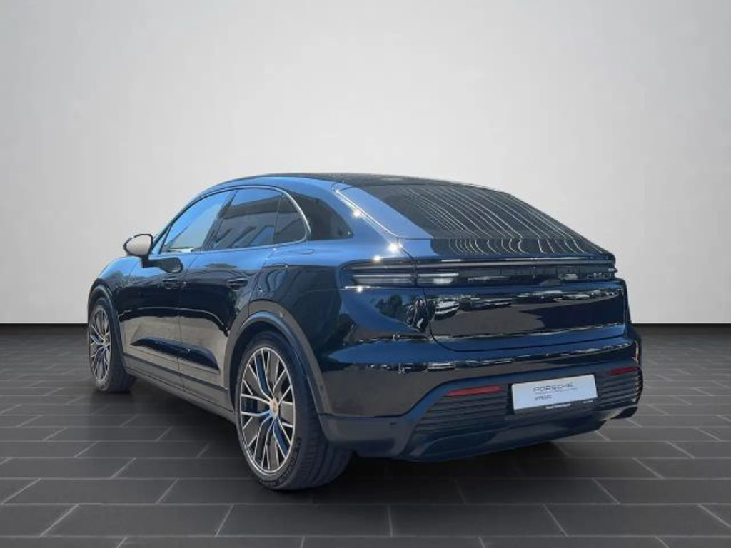 Porsche Macan 4