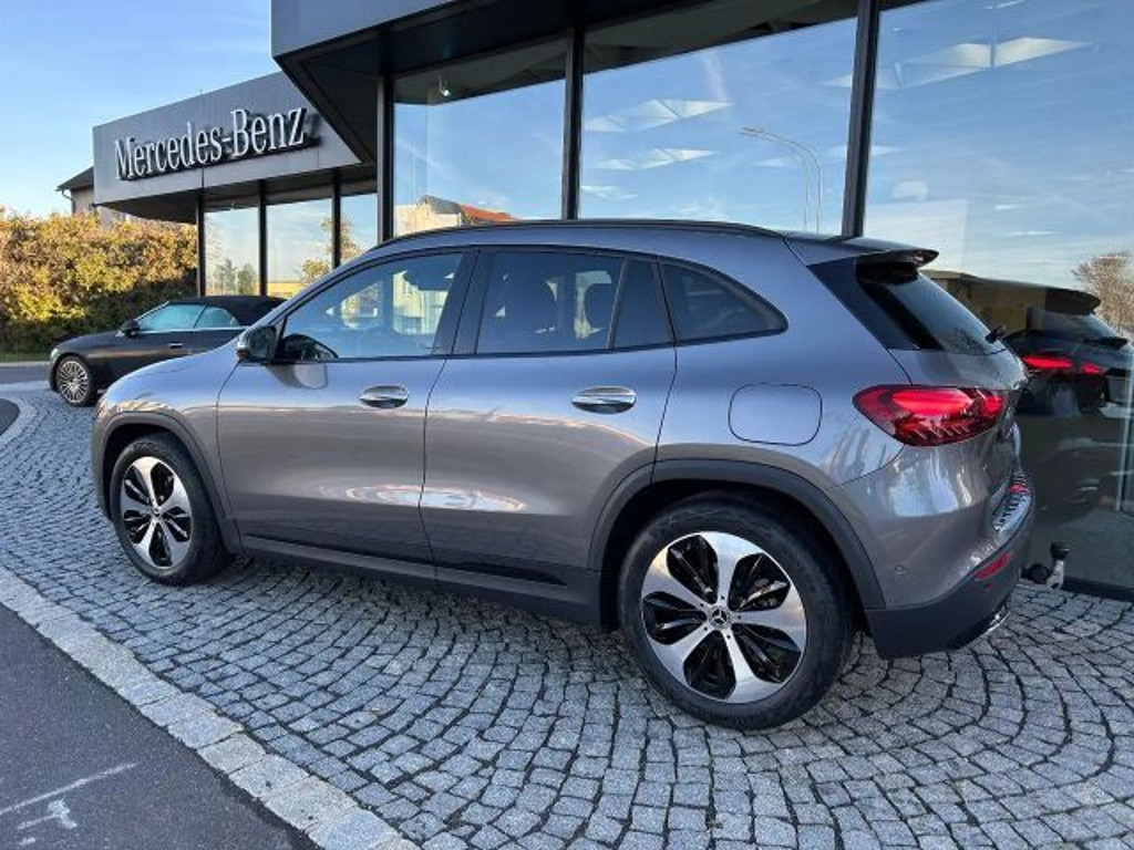 Mercedes-Benz GLA-Klasse GLA 200 Progr., Distro., Night, AHK, Multibeam