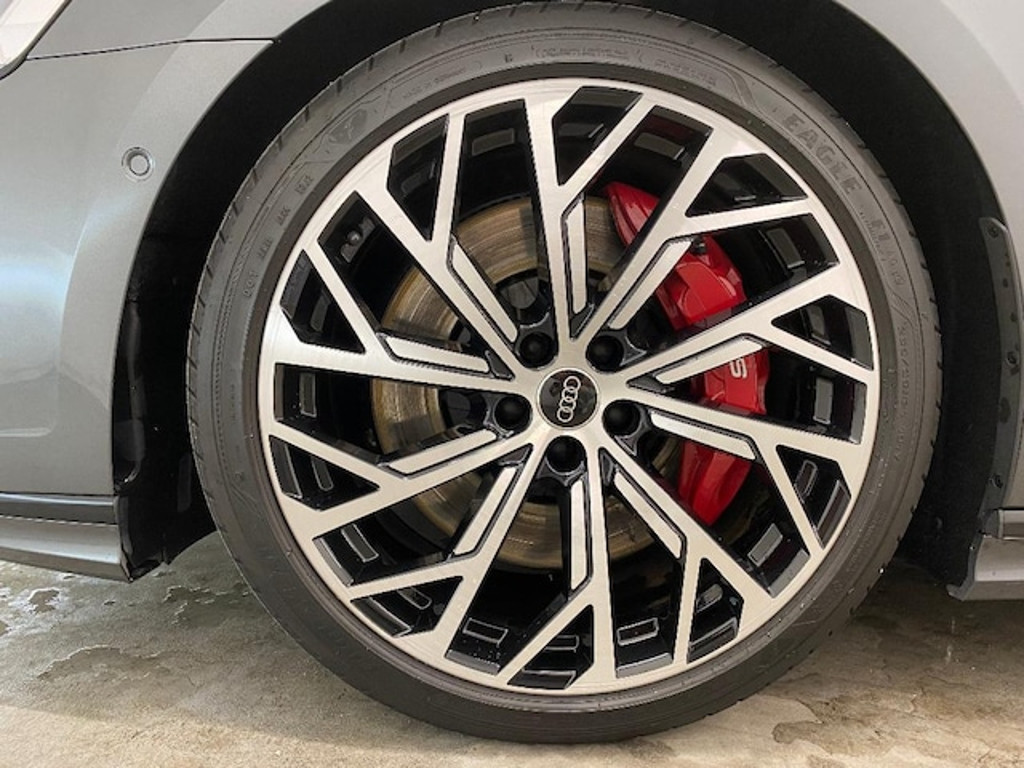 Audi S8