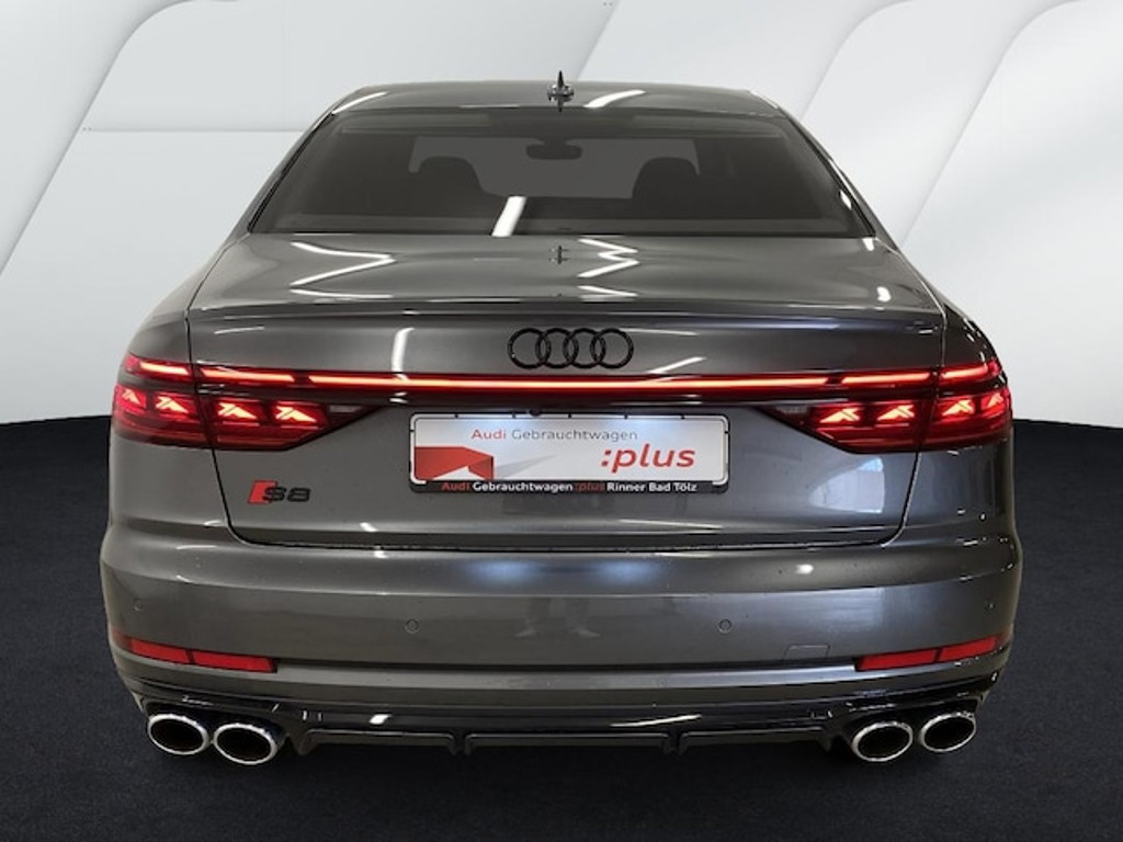 Audi S8